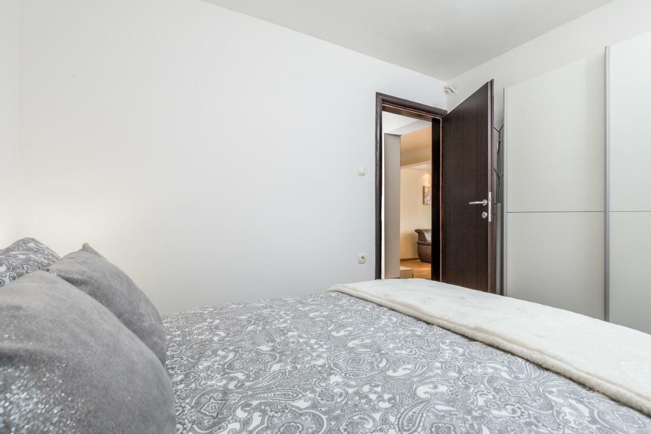 Apartman Javor Apartment Otocac Bagian luar foto